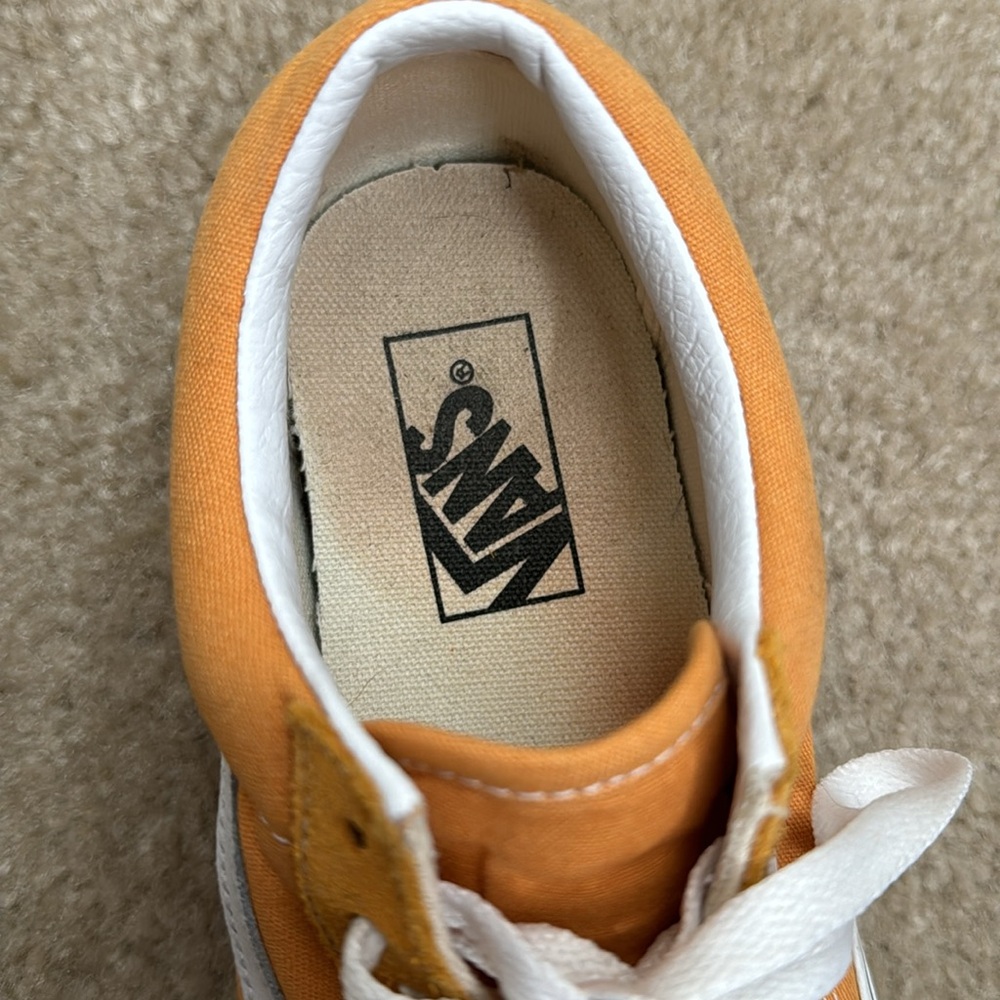 Vans - Picture 6 of 7